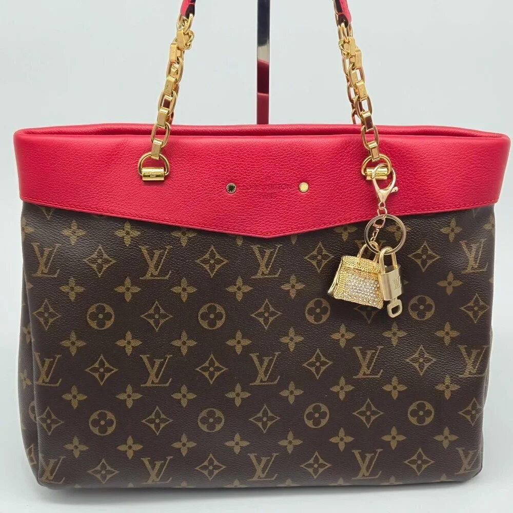 Louis Vuitton Gold Padlock 🔒 Key Set Authentic LV w/ Unbranded Bag Keychain